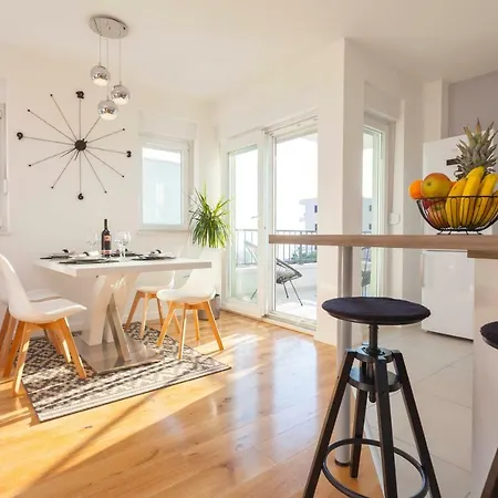 Apartment Frane