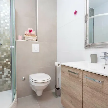 Frane Apartment *
