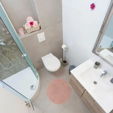 Frane Apartment