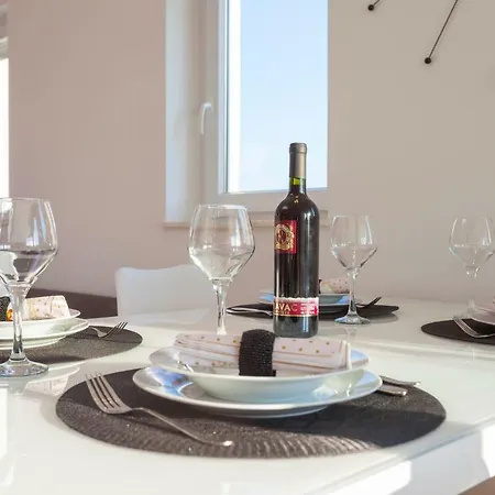 Frane Apartment *