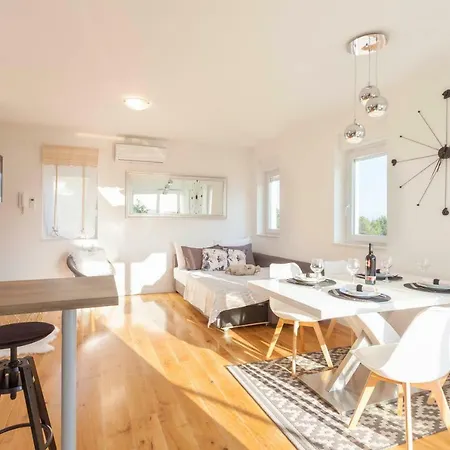 Frane Apartment