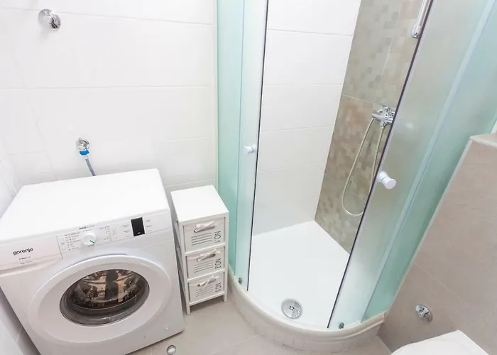 Frane דירה מאקרסקה